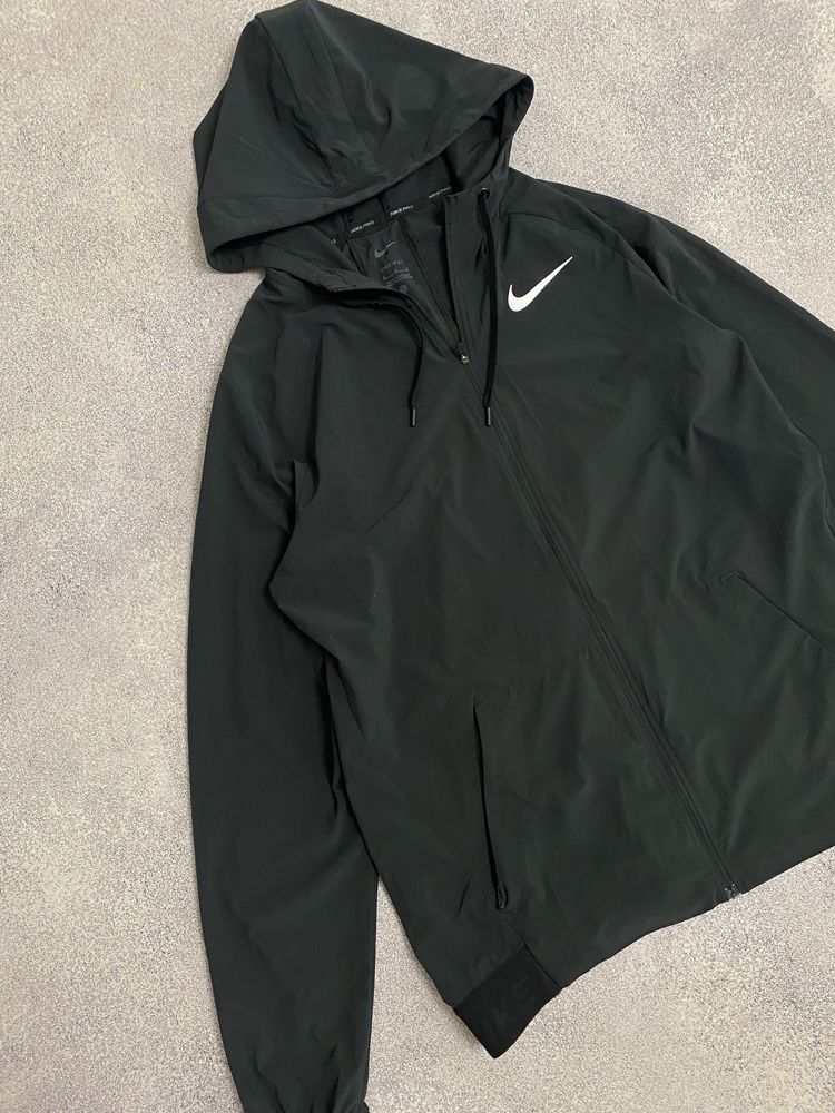 Чоловіча  вітровка  Nike Pro Combat куртка