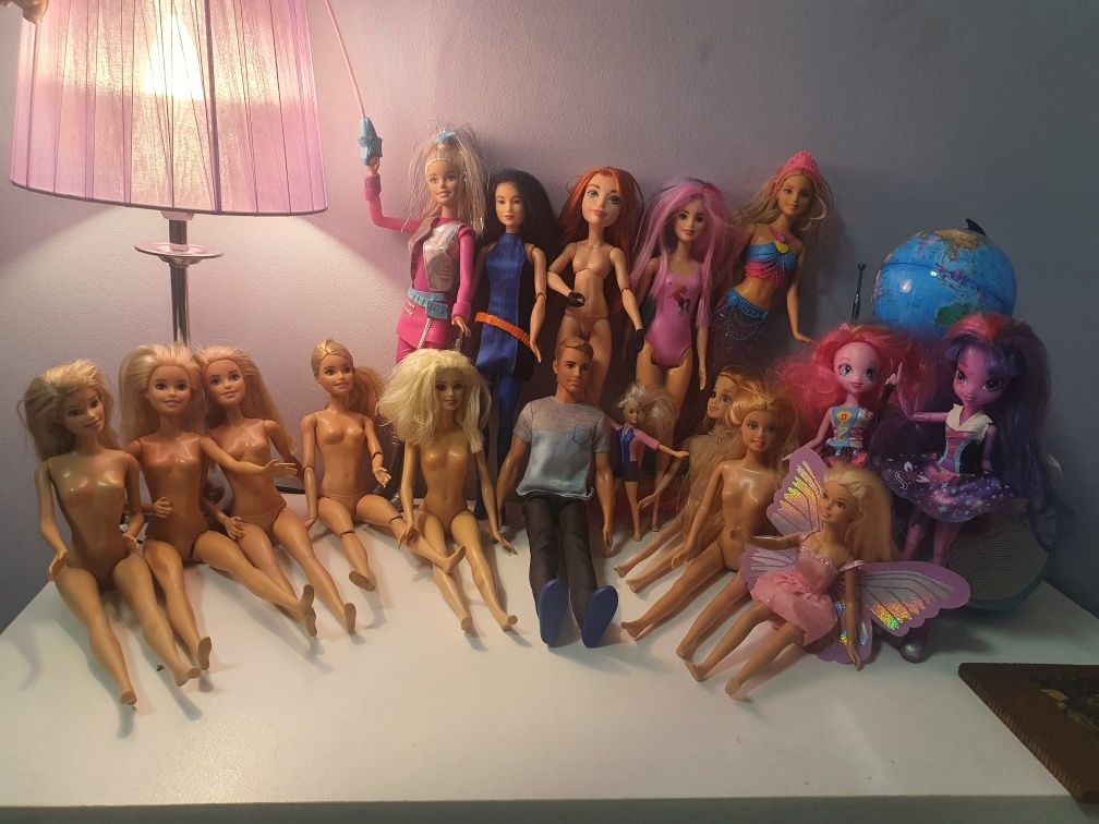 Duży zestaw lalek barbie plus ubrania, akcesoria i gratis szafa barbie