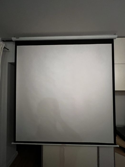 Ścienny / sufitowy ekran projekcyjny 180x180cm