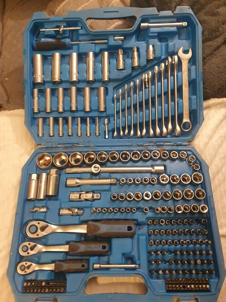 Klucze HÖGERT  HT1R444