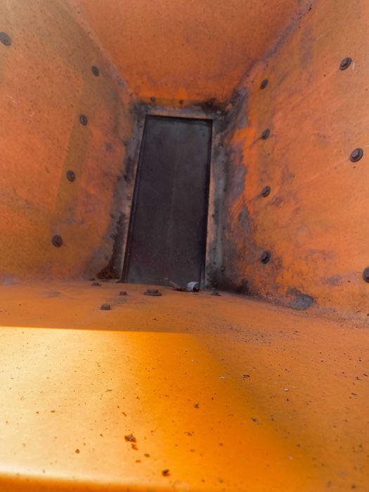 Do sprzedania posypywarka soli i piasku lub nawozów  marki MOTYL