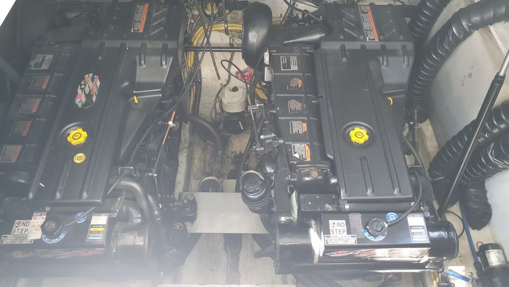 Jacht motorowy BAYLINER 340