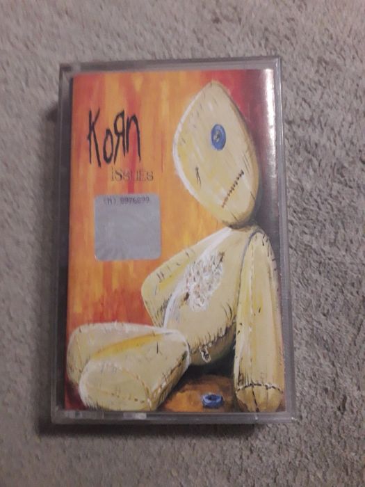 Korn Issues kaseta