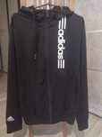 Спортивний костюм adidas.