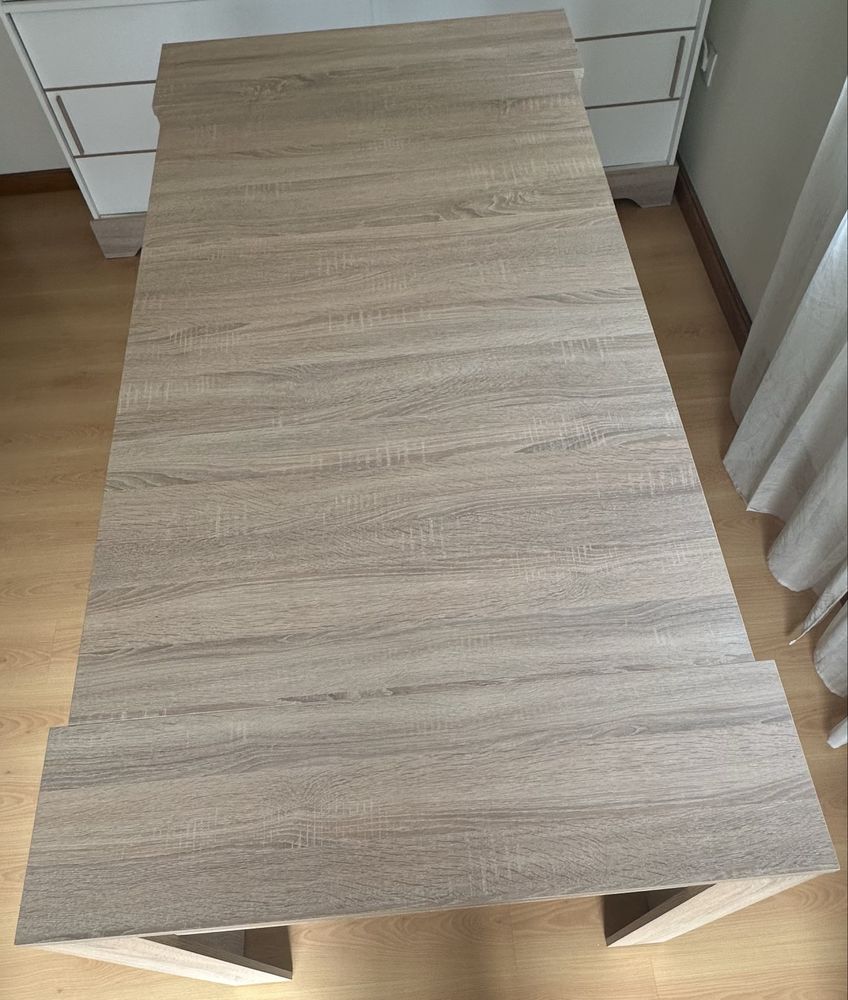 Mesa de Jantar Extensível em MDF – Cor Carvalho
