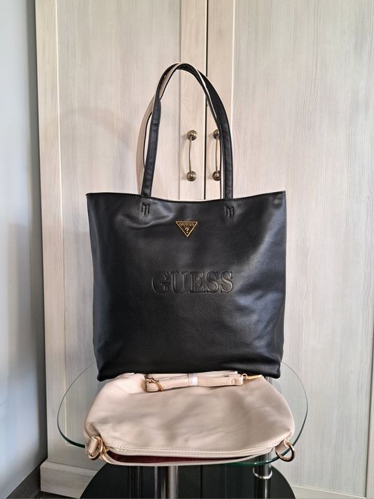 Torebka Guess z kosmetyczką skórzana