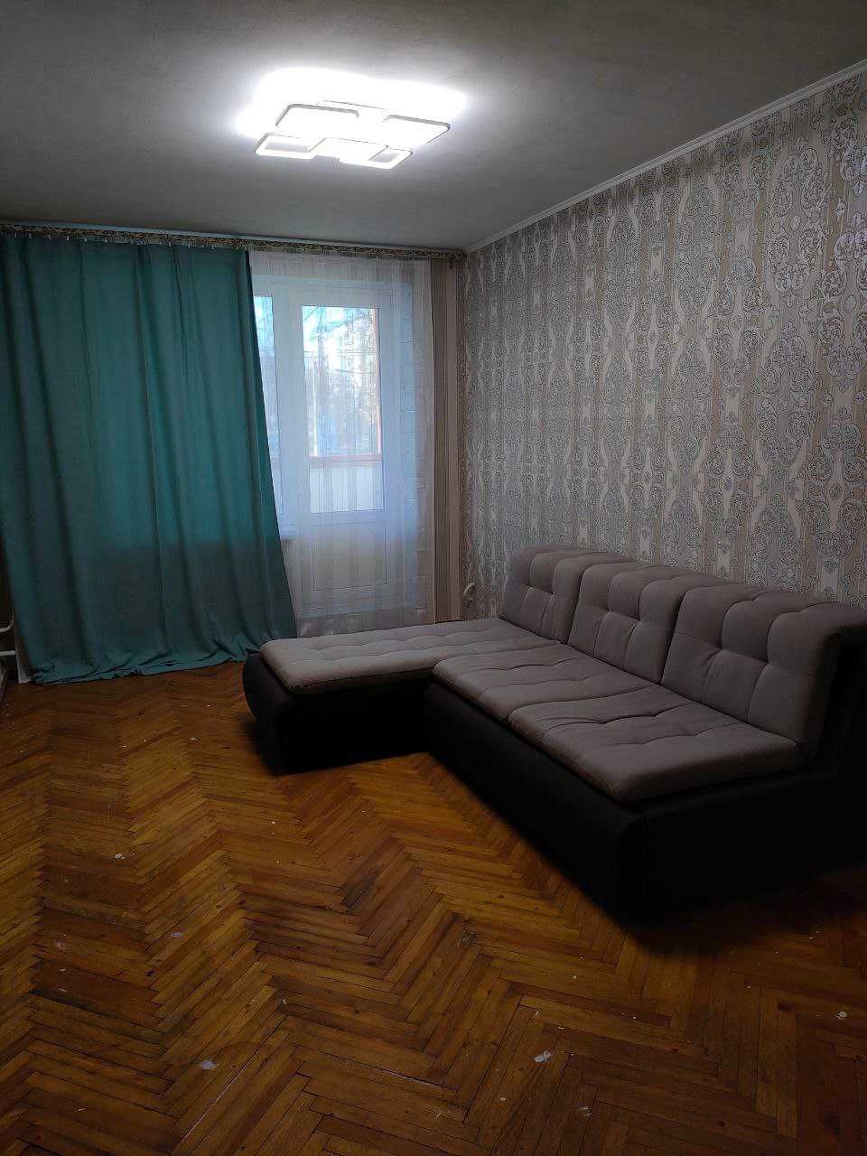 Продам 3-х комнатную квартиру на Героев Труда