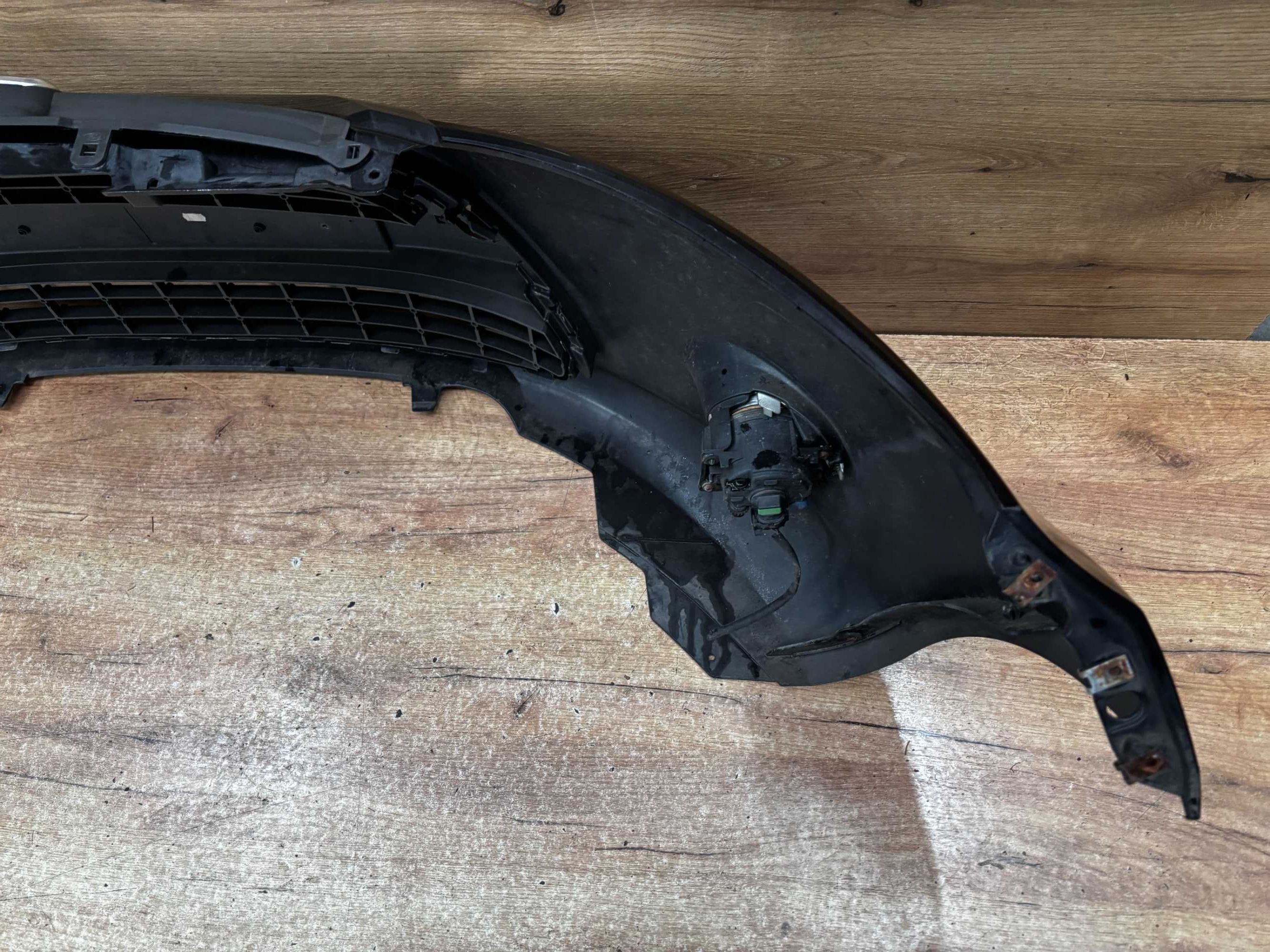Zderzak przedni Ford Fiesta Mk7 kolor d9