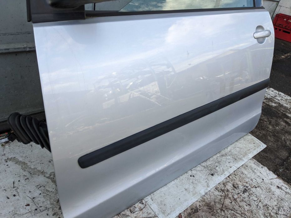 VW Polo 9N IV 3D Drzwi Lewy Przód Lewe Przednie Lakier LA7W