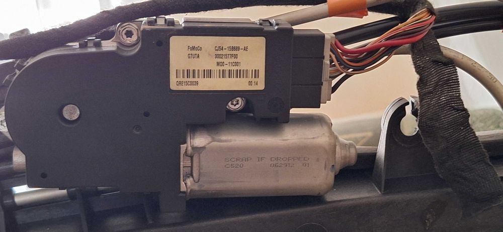 Моторчик привода шторки/люка панорамы Ford Escape 2013-2019