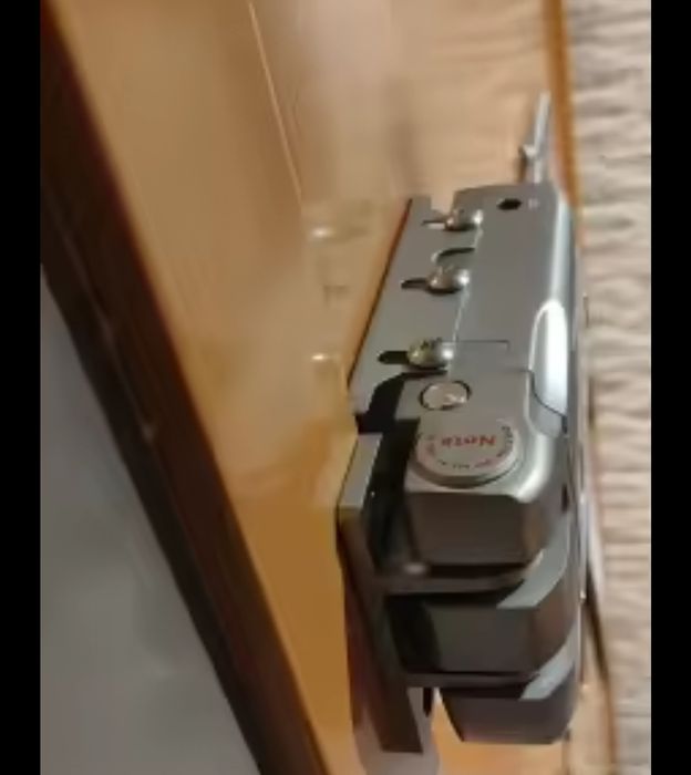 Fechadura eletrónica p/porta