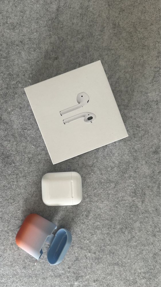 Apple AirPods model A2032