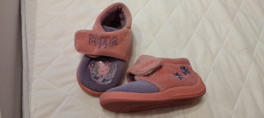 Kapcie Peppa dla dziewczynki rozmiar 5