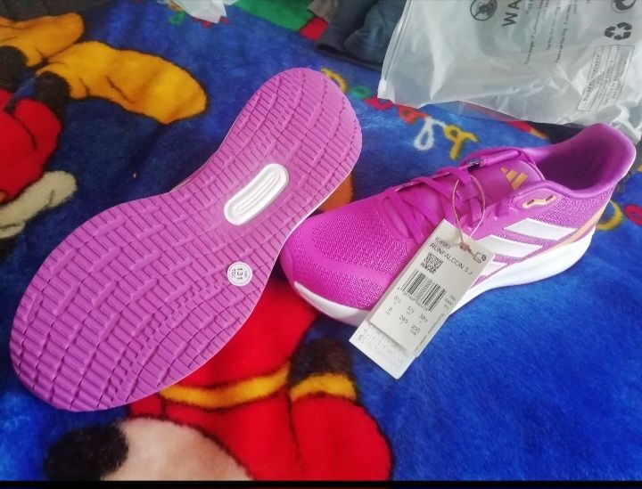 Sapatos Adidas original Senhora novos