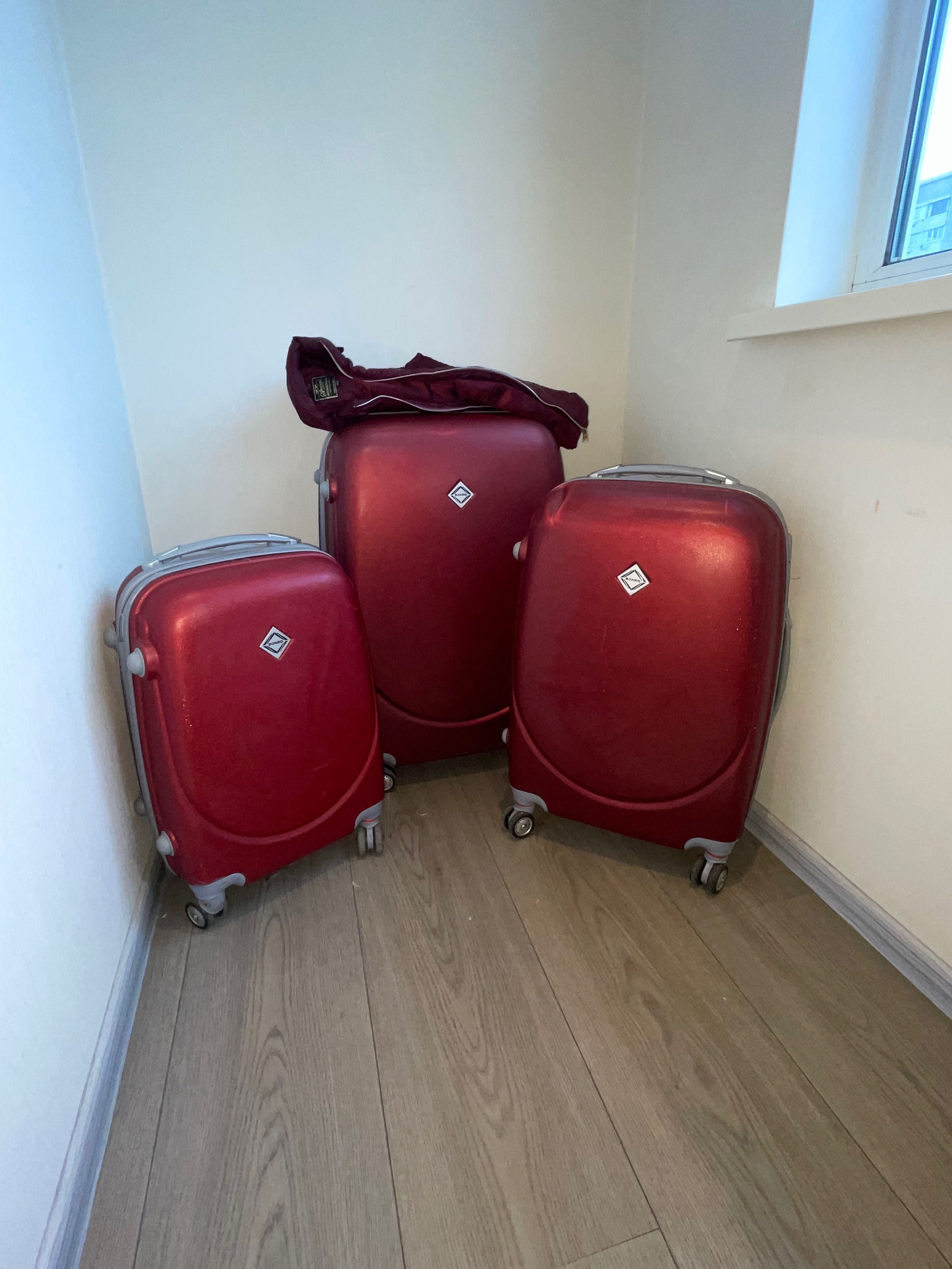 Валіза / набір валіз / чемодан / чемоданы