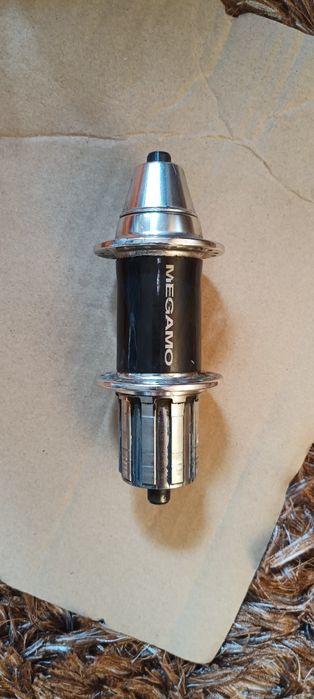 Vários cubos de rodas para bicicletas