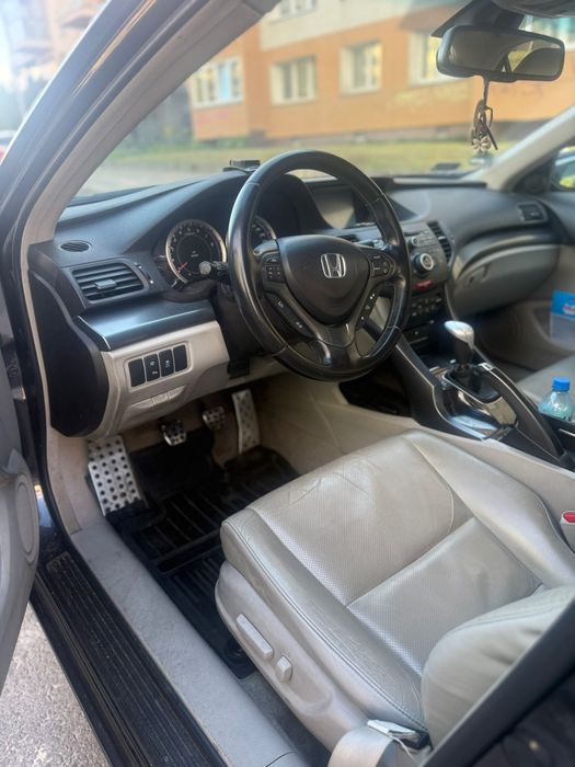 Honda Accord VIII executive 2.0 benzyna OC i przegląd 22.11.2026