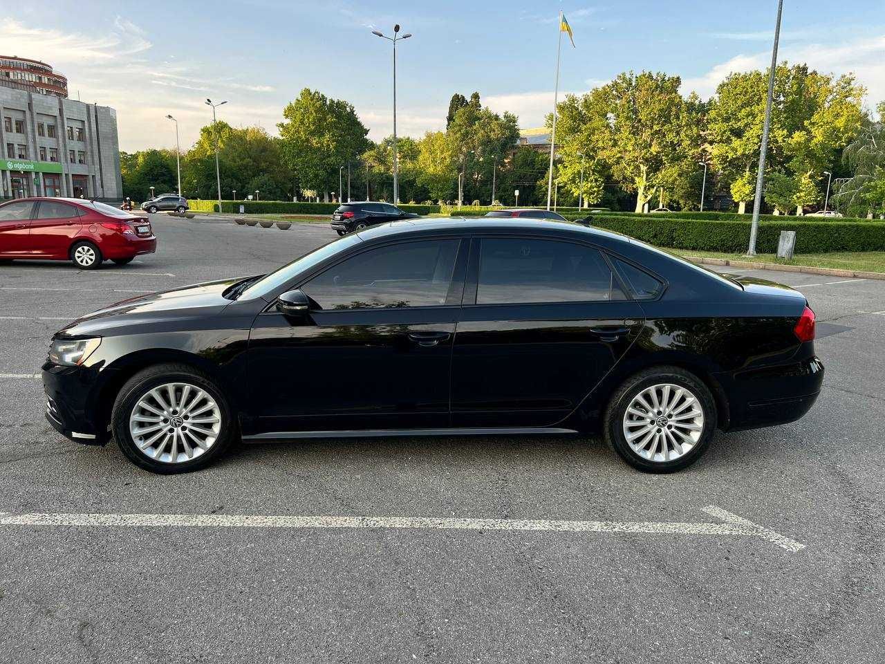 Продам Volkswagen PASSAT B8 в топовой комплектации SE COMFORTLINE