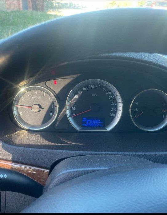 Продаеться Hyundai Sonata NF V6 3.3