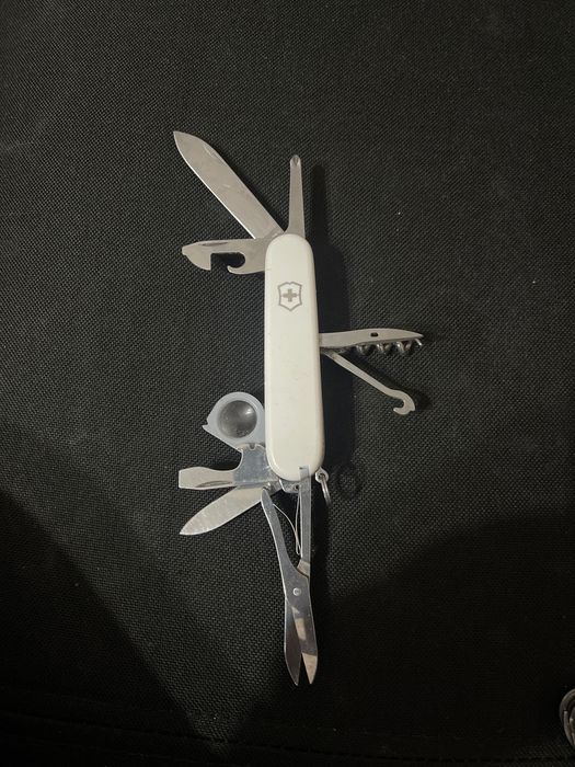 Victorinox Explorer 1.6703.3 Stary model z kuszą