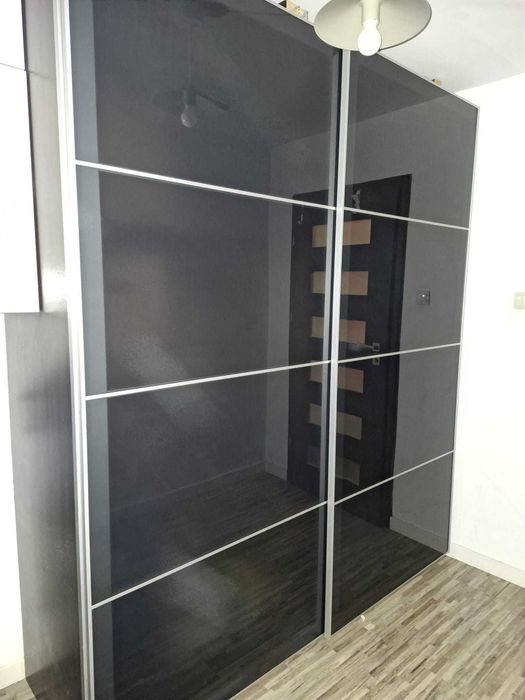 Szafa z drzwiami przesuwnymi