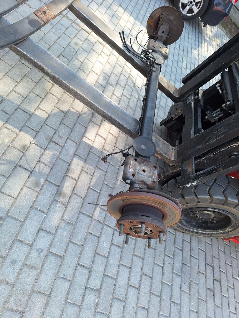 Oś tylna Piasta zwrotnica tarcza Ford Transit mk8