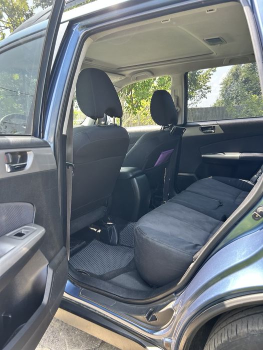 Автомобіль Subaru Forester 2008 p
