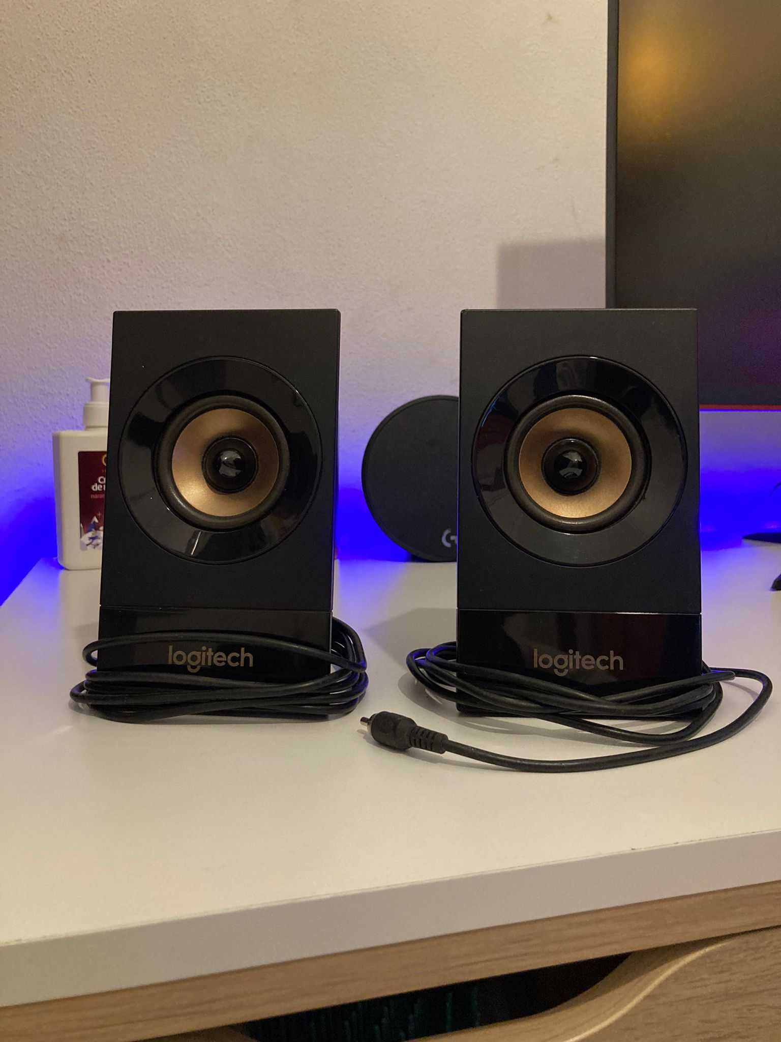Logitech Z533 Multimedia Speaker System