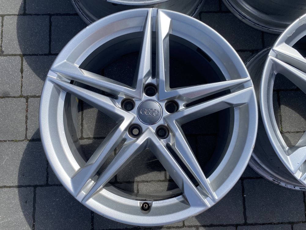 4× Felgi aluminiowe Audi A4 A5 A6 Skoda VW Golf 8" x 18" 5x112 ET 40