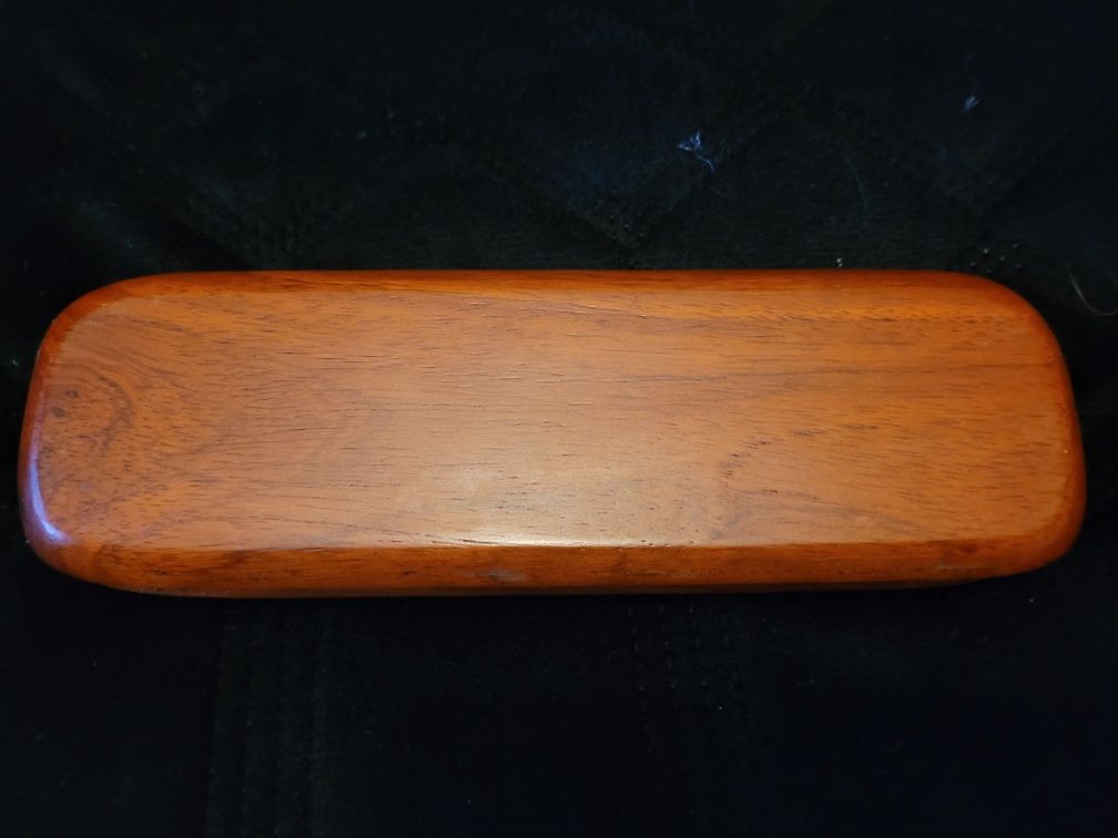 Drewniany długopis w drewnianym etui
