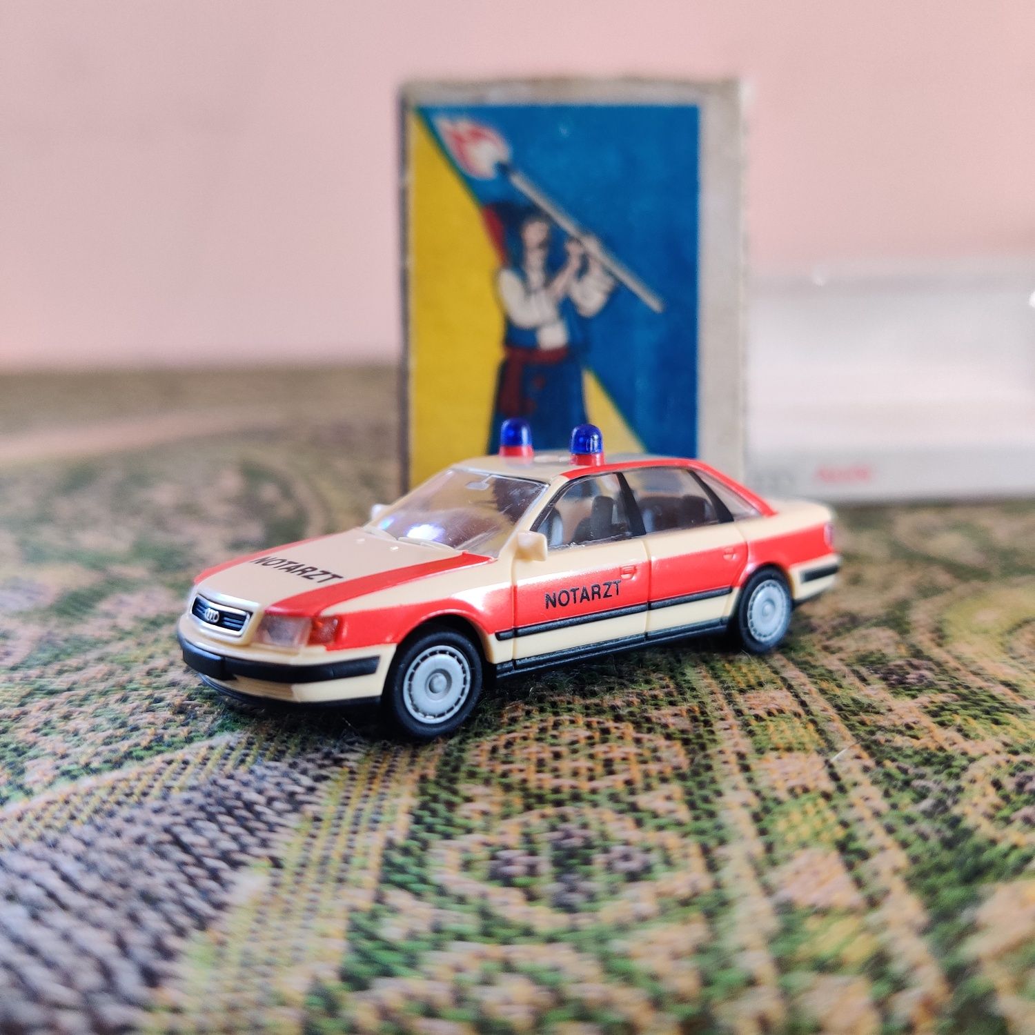 1:87 Audi 100 C4 Notarzt – Rietze