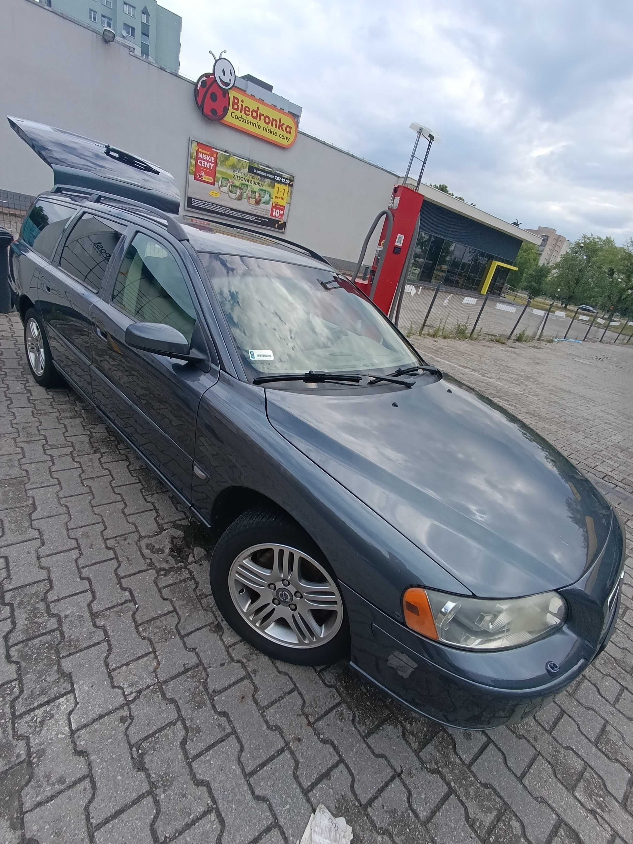 Volvo V70 2005r 185km