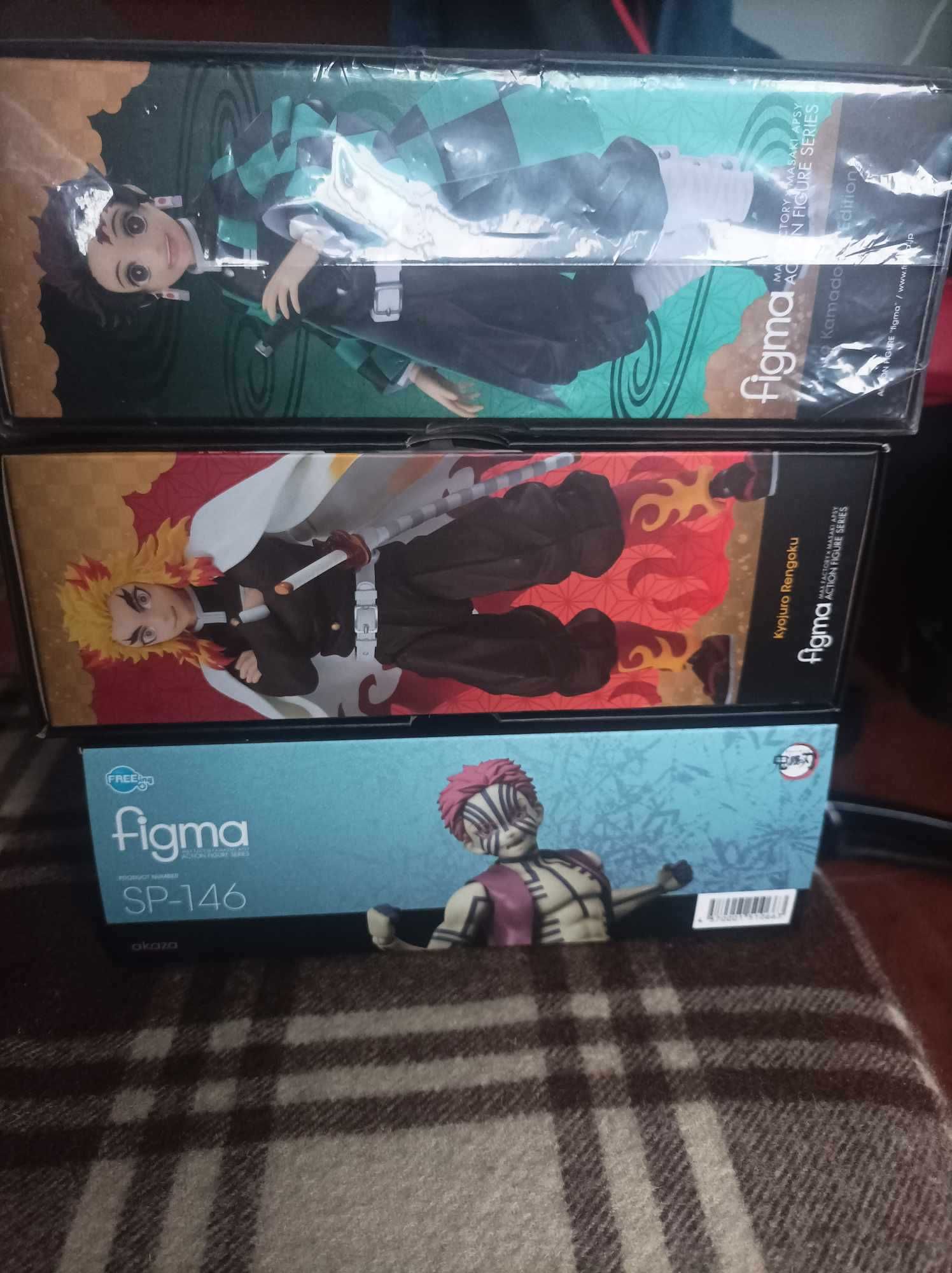 Vários artigos de Anime ( livros, figuras, quadros, etc. )