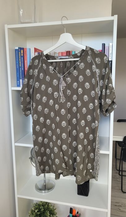 Bluzka w serek na krótki rękaw khaki butelkowa zieleń biały rozmiar XX