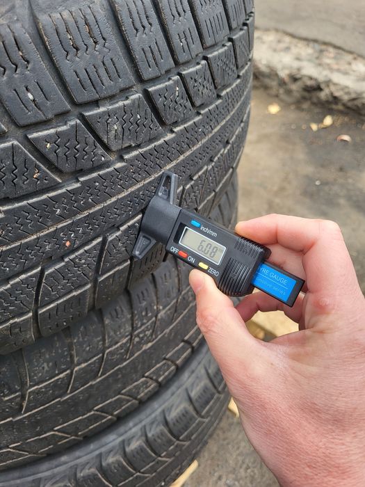 Шини зимові 225 60 17