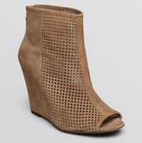 Ash Open Toe Wedge Booties - June Perforated ażurowe sandały na koturn