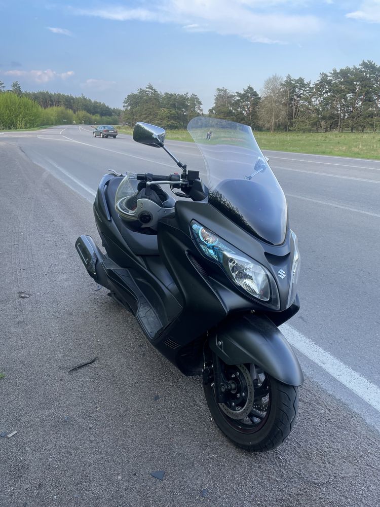 Продам чудовий та потужний максі скутер SUZUKI BURGMAN AN 400.