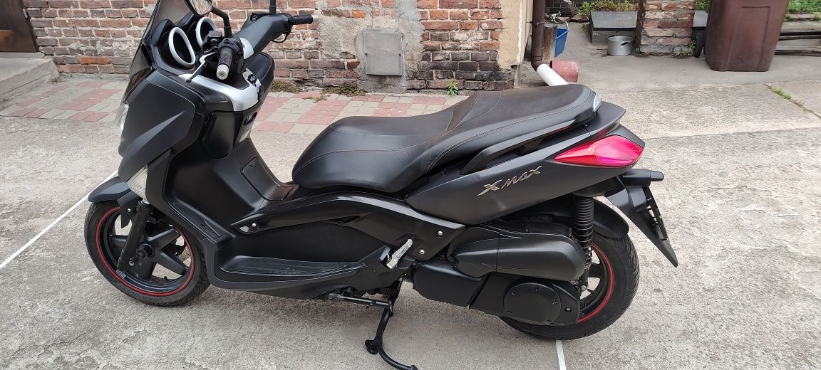 Yamaha x max 250