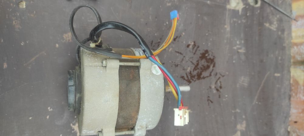 Двигун вентилятора внутрішнього блоку кондиціонера