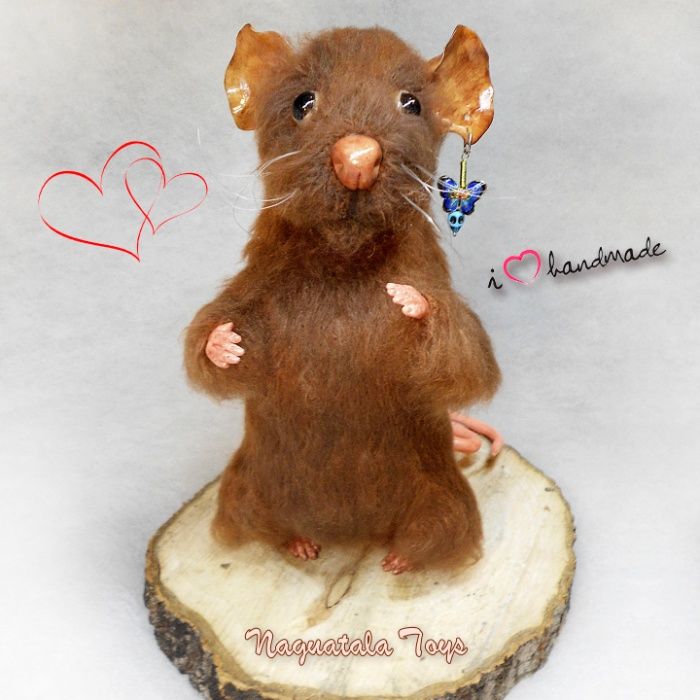"Крыс -Шаман" вязаная интерьерная игрушка. Сувенир. Подарок.
