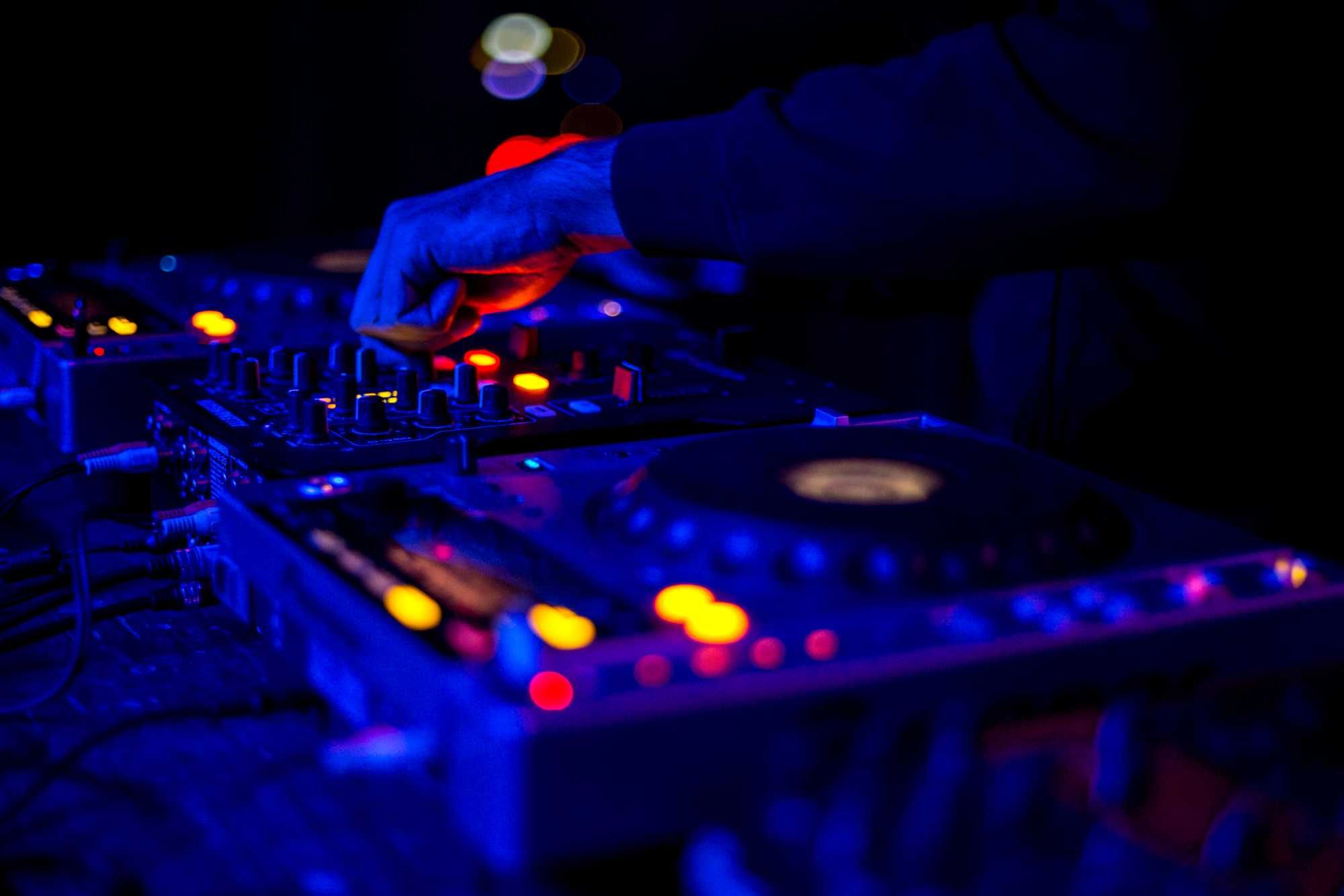 A Animação Perfeita para o teu Evento (DJs) - Pulse & Play Productions