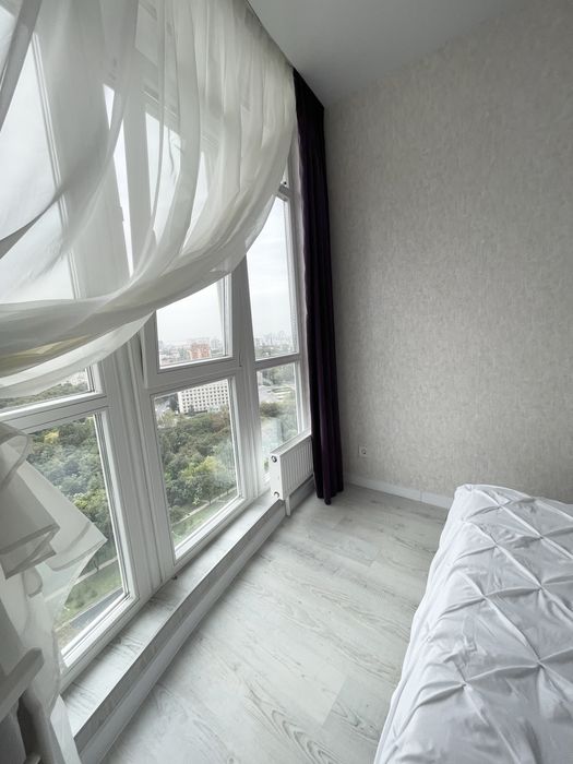 Посуточно , ЖК 4 Сезона / клиника Филатова, киностудия