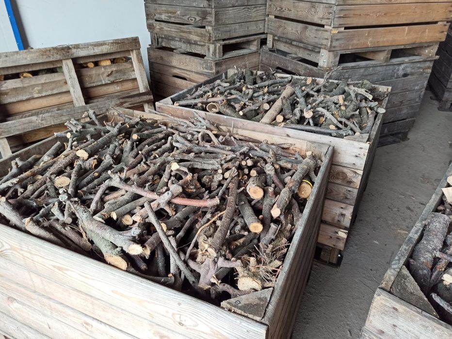 Drewno jabłoniowo-wiśniowe na rozpałkę