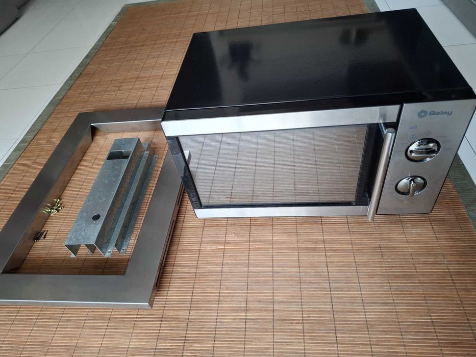 Microondas Balay de encastrar em Inox a funcionar a 100%