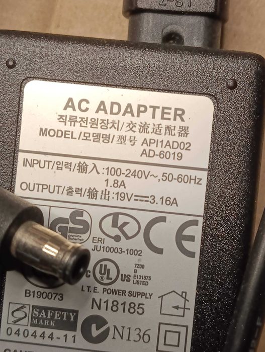 Зарядне до ноутбука блок живлення SAMSUNG 19V 3.16A (5.5×3.0mm)