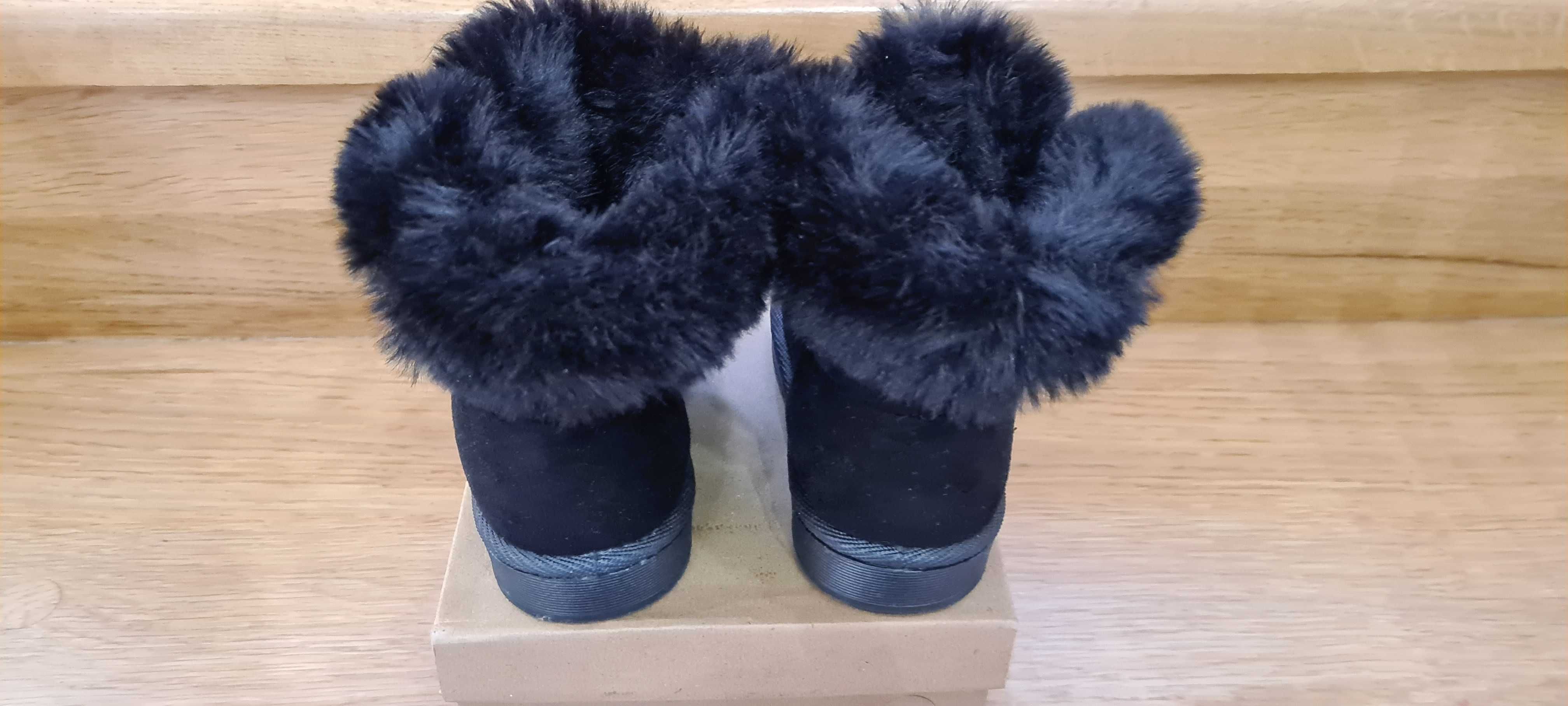 Cieplutkie buty zimowe dla dziewczynki w roz 23