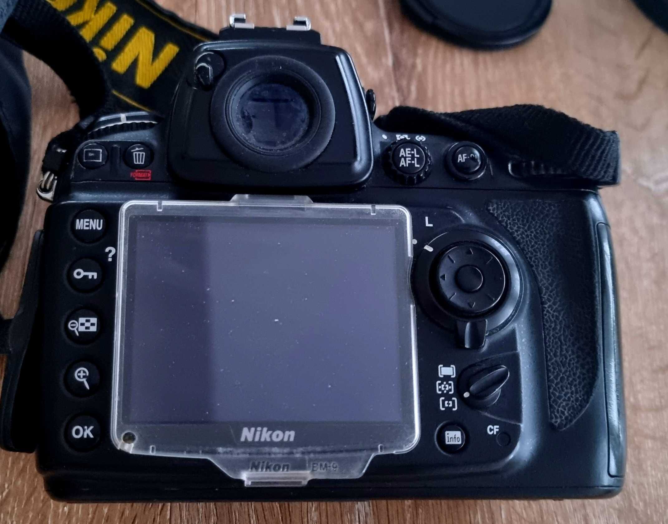 Nikon D700 +3baterie+2karty CF+ładowarka+grip
