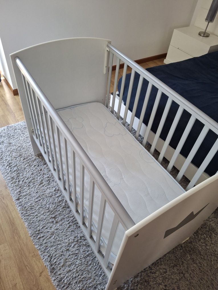Cama Zippy com colchão ortopédico
