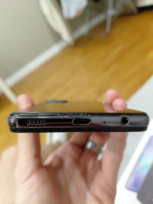 Телефон Samsung A52