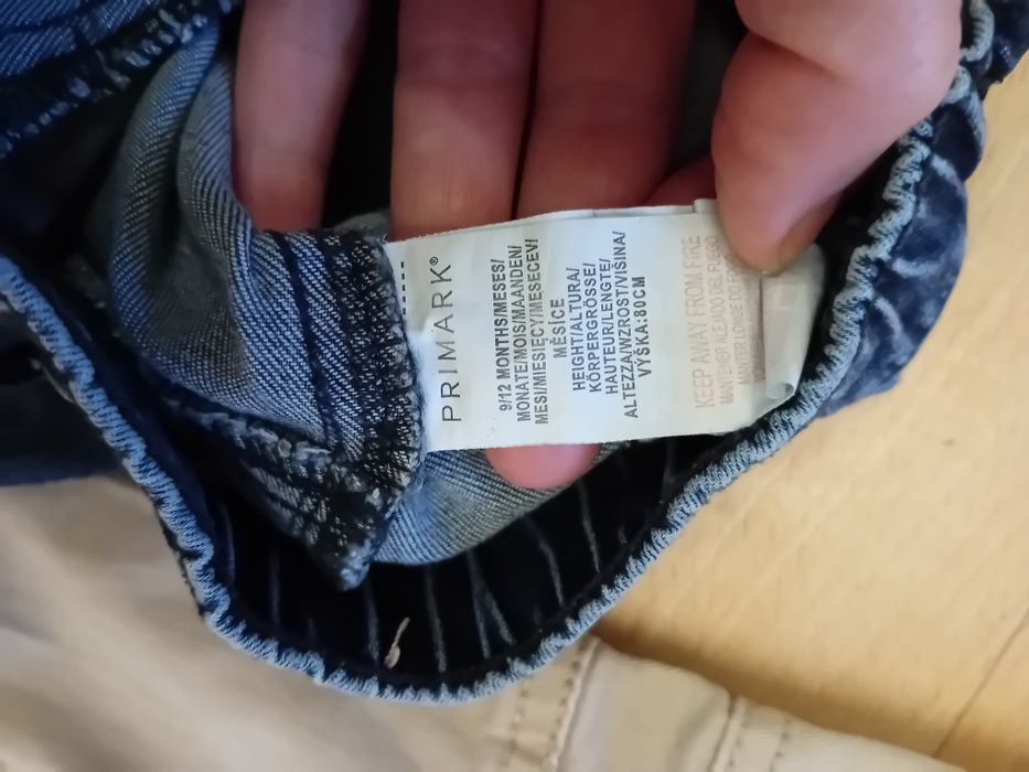 2 pary spodni chlopiecych Primark rozm.74-80 + 2 t-shirty GRATIS